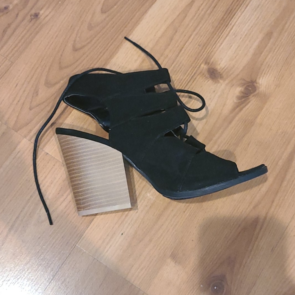 Shoes - Picture 3 of 3